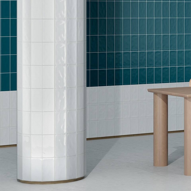 Ceramica Vogue Materia Cegiełki w formacie 10 x 20 cm o falowanej powierzchni Ceramica Vogue Materia Cegiełki w formacie 10 x 20 cm o falowanej powierzchni